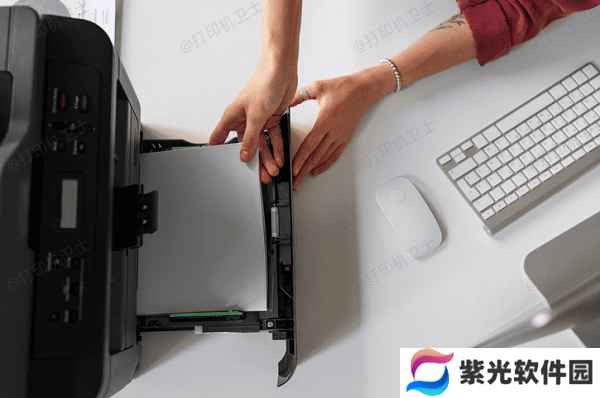 检查复印纸张和墨水
